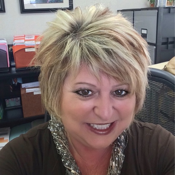 Meet your Posher, Glenda - Picture 3 of 3